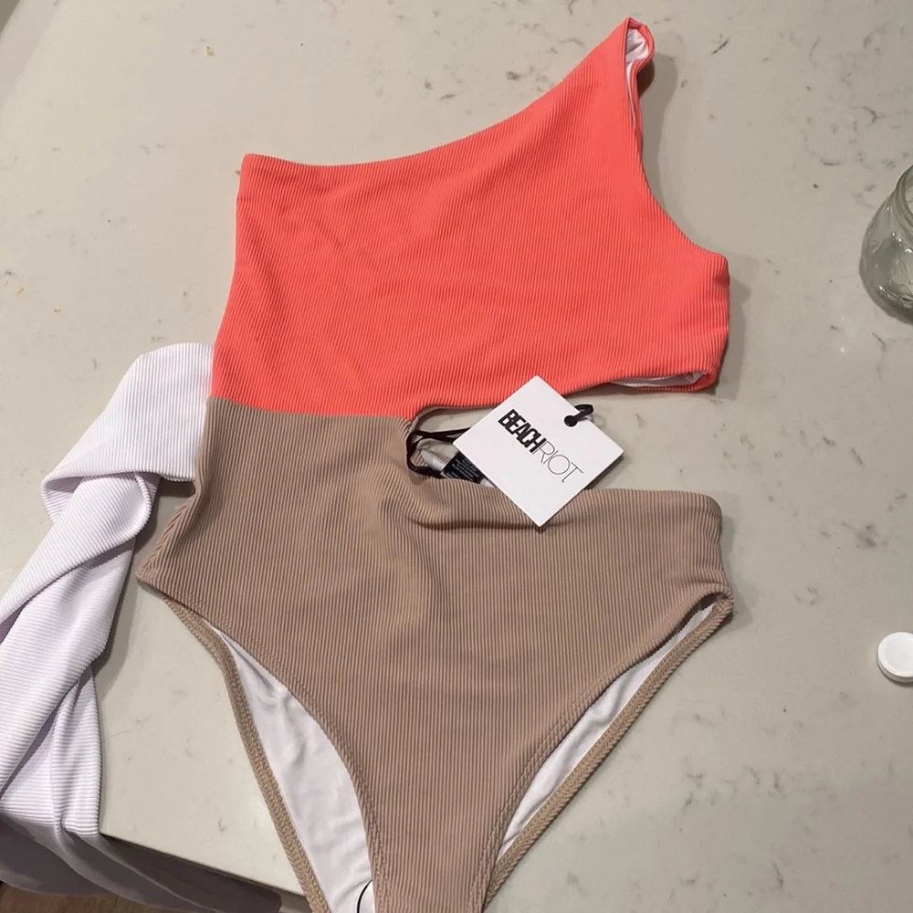 Beach Riot Coral and White One Piece Swimsuit - Picture 3 of 3